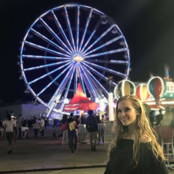 Meet your Posher, Jenna - Picture 1 of 1